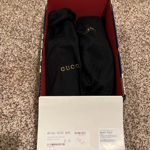 Gucci Tiger sneakers - Picture 7 of 8